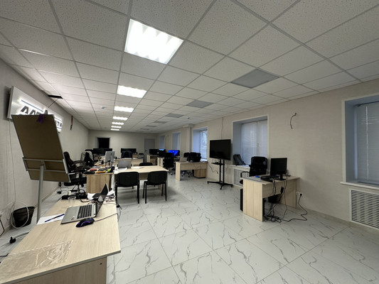 Сдам коммерческое помещение 126 м2, Родины ул, 7, Казань г