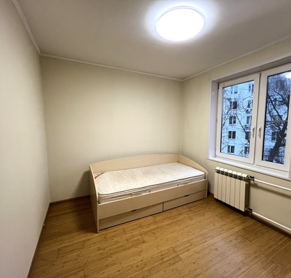 Продам трехкомнатную (3-комн.) квартиру, Косинская ул, 24к2, Москва г