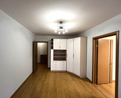 Продам трехкомнатную (3-комн.) квартиру, Косинская ул, 24к2, Москва г