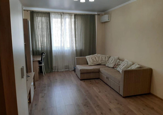 Продам однокомнатную (1-комн.) квартиру, им. Александра Покрышкина ул, 2/2, Краснодар г