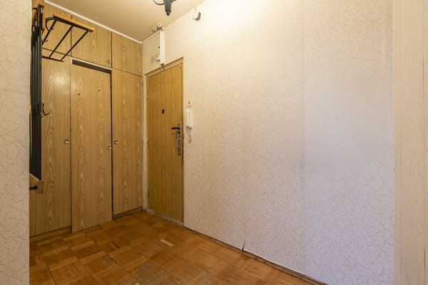 Продам однокомнатную (1-комн.) квартиру, Батайский проезд, 51, Москва г