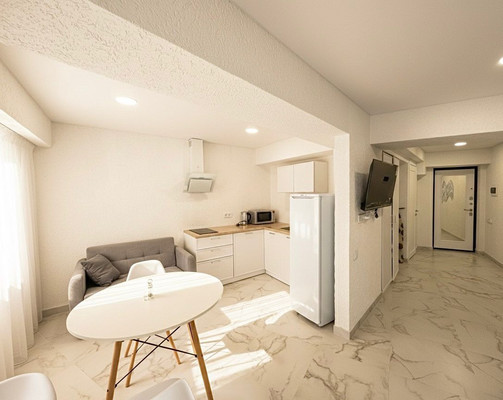 Продам однокомнатную (1-комн.) квартиру, Крымская (Центральный р-н) ул, 67к1, Сочи г