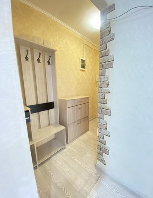 Продам двухкомнатную (2-комн.) квартиру, Красномосковская ул, 42, Красноярск г