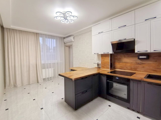 Продам трехкомнатную (3-комн.) квартиру, Ленина ул, 185ка, Анапа г