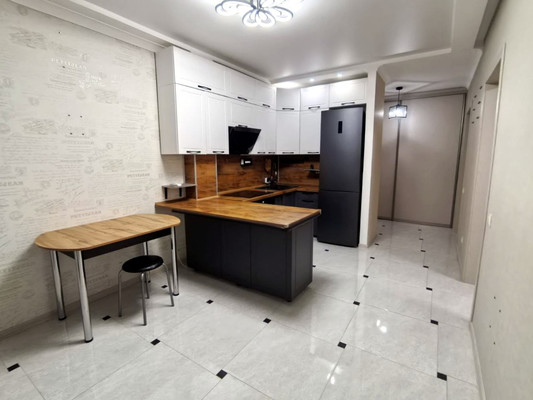 Продам трехкомнатную (3-комн.) квартиру, Ленина ул, 185ка, Анапа г