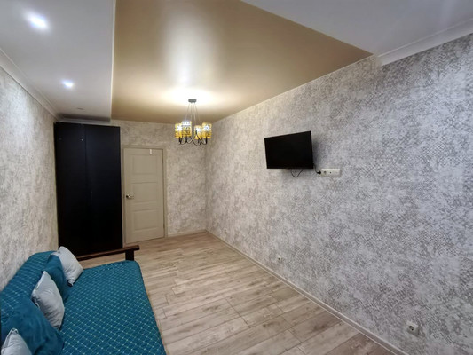 Продам трехкомнатную (3-комн.) квартиру, Ленина ул, 185ка, Анапа г