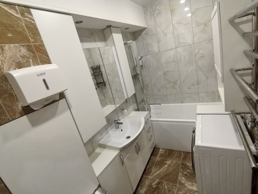 Продам трехкомнатную (3-комн.) квартиру, Ленина ул, 185ка, Анапа г