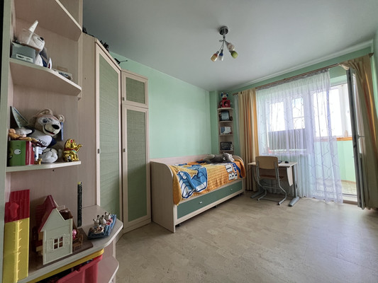 Продам трехкомнатную (3-комн.) квартиру, Еременко ул, 58к11, Ростов-на-Дону г