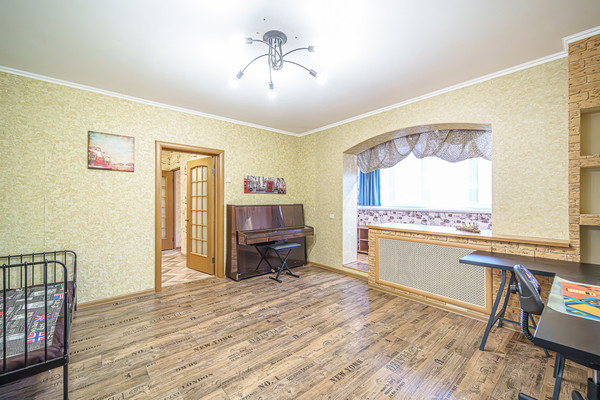 Продам многокомнатную квартиру, Юрша ул, 7, Пермь г