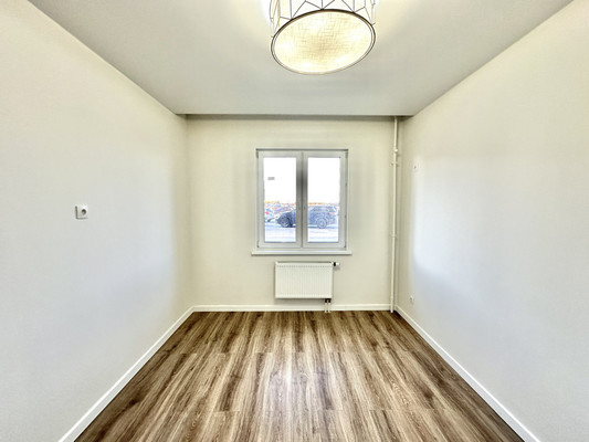 Продам однокомнатную (1-комн.) квартиру, Елены Сагандуковой ул, 14, Ханты-Мансийск г