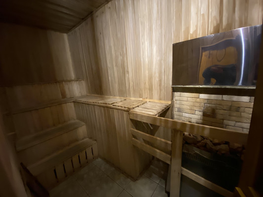 Продам коммерческое помещение 586 м2, Лесная ул, 2, Нижневартовск г