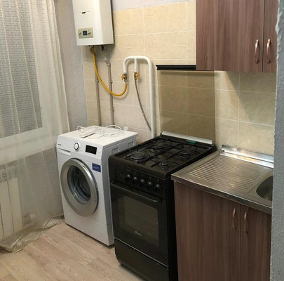 Продам двухкомнатную (2-комн.) квартиру, А.А.Кадырова ул, 11, Нальчик г