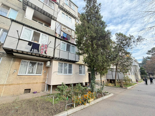 Продам двухкомнатную (2-комн.) квартиру, А.А.Кадырова ул, 11, Нальчик г