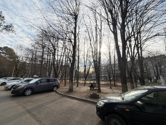 Продам двухкомнатную (2-комн.) квартиру, А.А.Кадырова ул, 11, Нальчик г