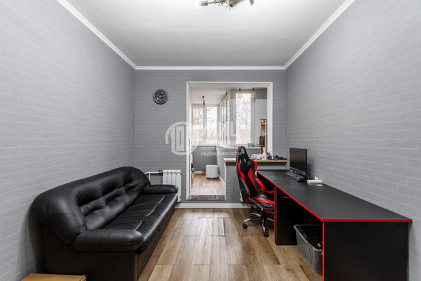 Продам трехкомнатную (3-комн.) квартиру, Варшавское ш, 143к2, Москва г