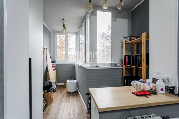 Продам трехкомнатную (3-комн.) квартиру, Варшавское ш, 143к2, Москва г