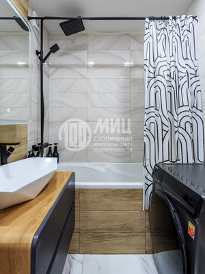 Продам трехкомнатную (3-комн.) квартиру, Варшавское ш, 143к2, Москва г