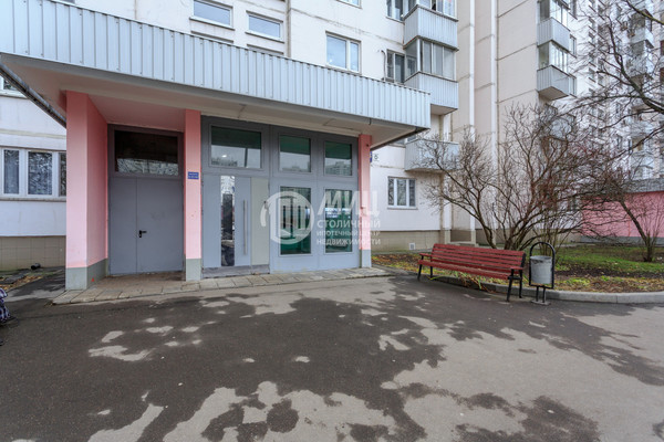 Продам трехкомнатную (3-комн.) квартиру, Варшавское ш, 143к2, Москва г