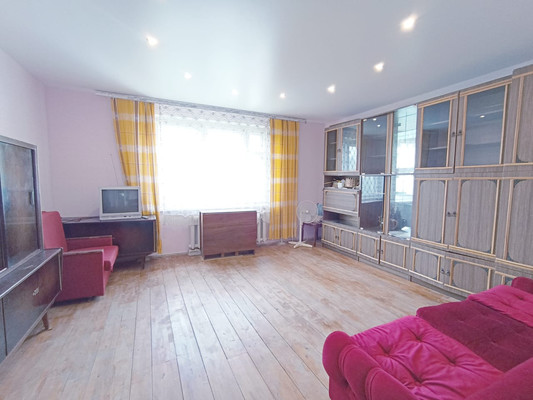 Продам трехкомнатную (3-комн.) квартиру, Д мкр, 31, Новомичуринск г