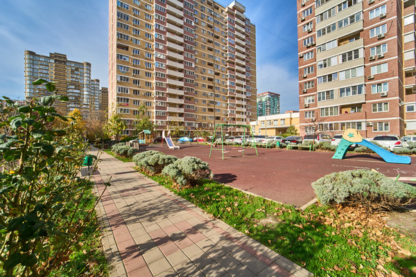 Продам двухкомнатную (2-комн.) квартиру, им. 40-летия Победы ул, 184к1, Краснодар г