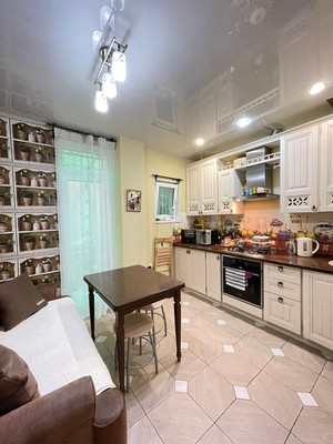 Продам двухкомнатную (2-комн.) квартиру, Целинная (Центральный р-н) ул, 12/3, Сочи г