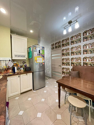 Продам двухкомнатную (2-комн.) квартиру, Целинная (Центральный р-н) ул, 12/3, Сочи г