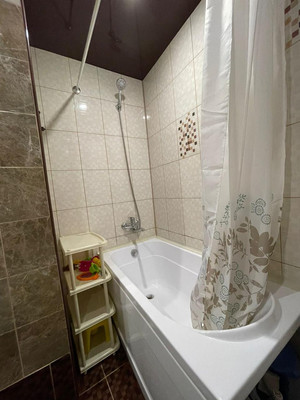 Продам двухкомнатную (2-комн.) квартиру, Целинная (Центральный р-н) ул, 12/3, Сочи г