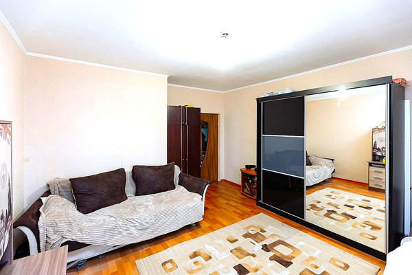 Продам двухкомнатную (2-комн.) квартиру, Батальная ул, 96, Калининград г