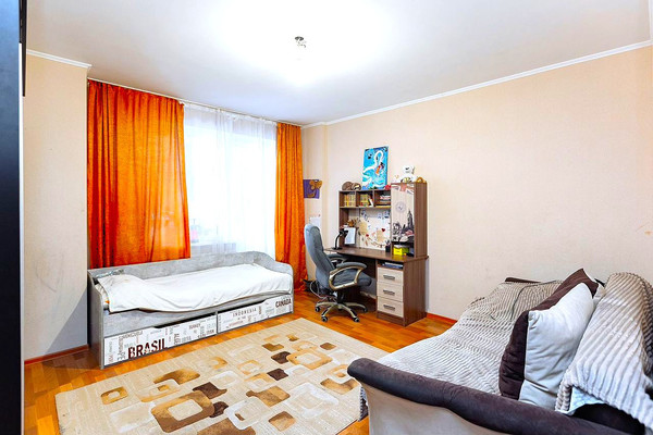 Продам двухкомнатную (2-комн.) квартиру, Батальная ул, 96, Калининград г