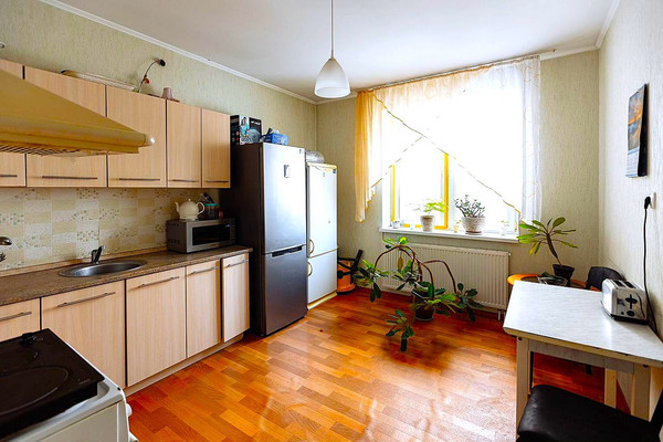 Продам двухкомнатную (2-комн.) квартиру, Батальная ул, 96, Калининград г