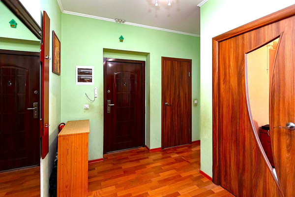 Продам двухкомнатную (2-комн.) квартиру, Батальная ул, 96, Калининград г