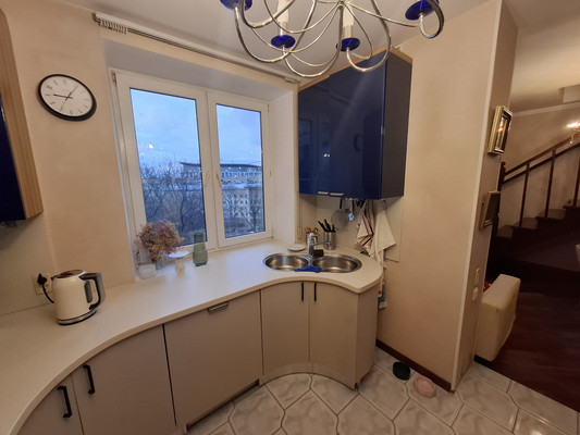 Продам многокомнатную квартиру, Ленинский пр-кт, 44, Москва г