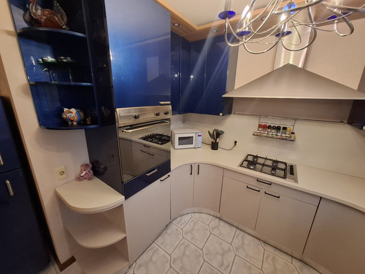 Продам многокомнатную квартиру, Ленинский пр-кт, 44, Москва г