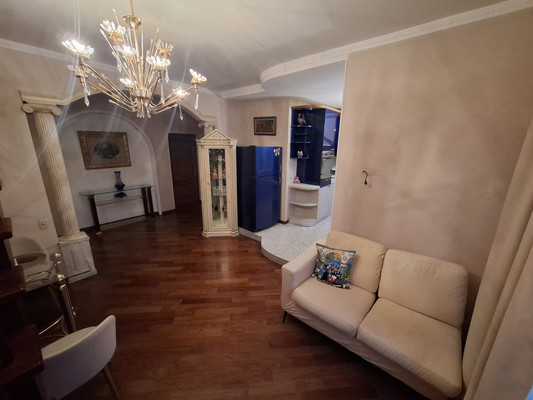 Продам многокомнатную квартиру, Ленинский пр-кт, 44, Москва г