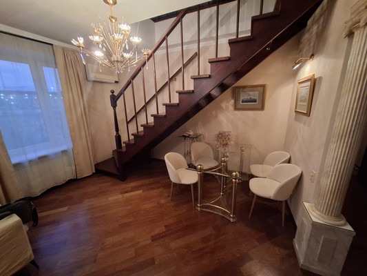 Продам многокомнатную квартиру, Ленинский пр-кт, 44, Москва г