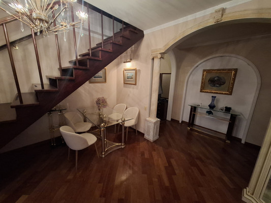 Продам многокомнатную квартиру, Ленинский пр-кт, 44, Москва г