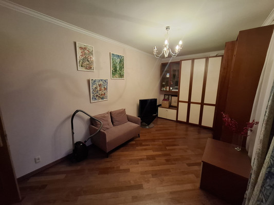 Продам многокомнатную квартиру, Ленинский пр-кт, 44, Москва г