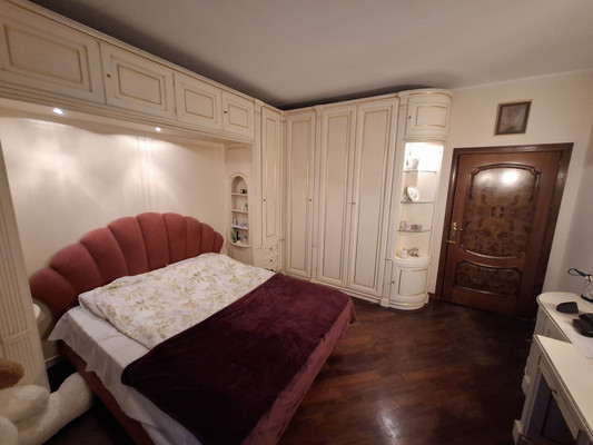 Продам многокомнатную квартиру, Ленинский пр-кт, 44, Москва г