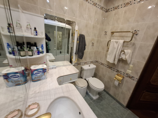 Продам многокомнатную квартиру, Ленинский пр-кт, 44, Москва г