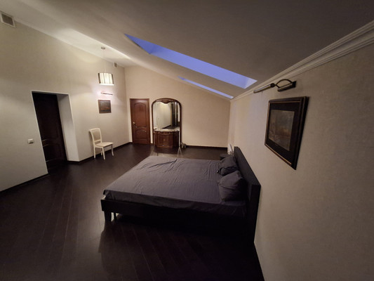 Продам многокомнатную квартиру, Ленинский пр-кт, 44, Москва г