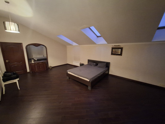 Продам многокомнатную квартиру, Ленинский пр-кт, 44, Москва г