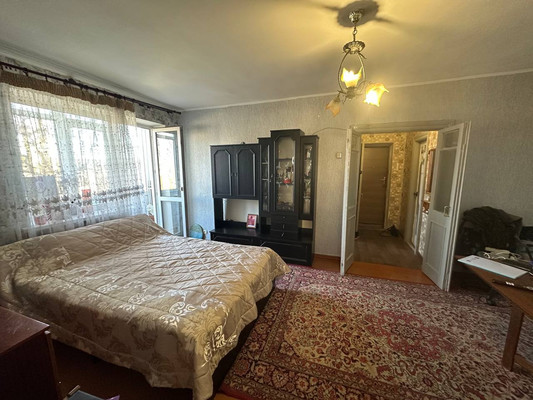 Продам двухкомнатную (2-комн.) квартиру, Первомайская ул, 10, Саки г