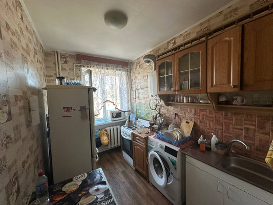 Продам двухкомнатную (2-комн.) квартиру, Первомайская ул, 10, Саки г