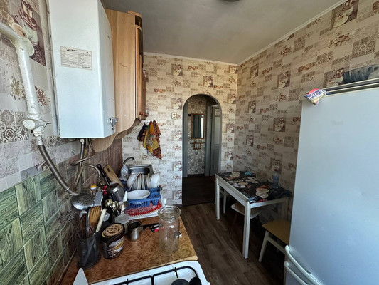 Продам двухкомнатную (2-комн.) квартиру, Первомайская ул, 10, Саки г