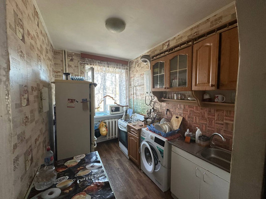 Продам двухкомнатную (2-комн.) квартиру, Первомайская ул, 10, Саки г