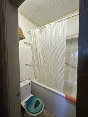 Продам двухкомнатную (2-комн.) квартиру, Первомайская ул, 10, Саки г