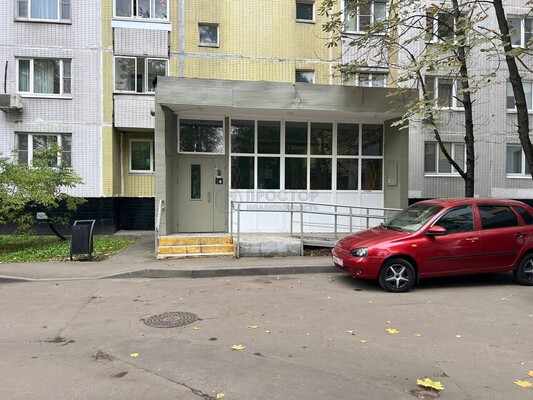 Продам трехкомнатную (3-комн.) квартиру, Донецкая ул, 18к1, Москва г