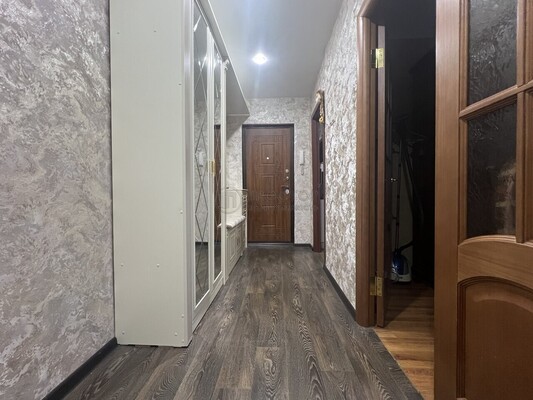 Продам трехкомнатную (3-комн.) квартиру, Донецкая ул, 18к1, Москва г