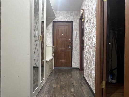 Продам трехкомнатную (3-комн.) квартиру, Донецкая ул, 18к1, Москва г