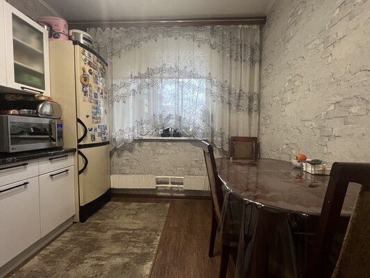 Продам трехкомнатную (3-комн.) квартиру, Донецкая ул, 18к1, Москва г